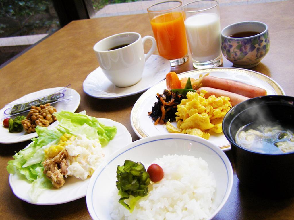 Hotel Tsubame Hills Екстериор снимка